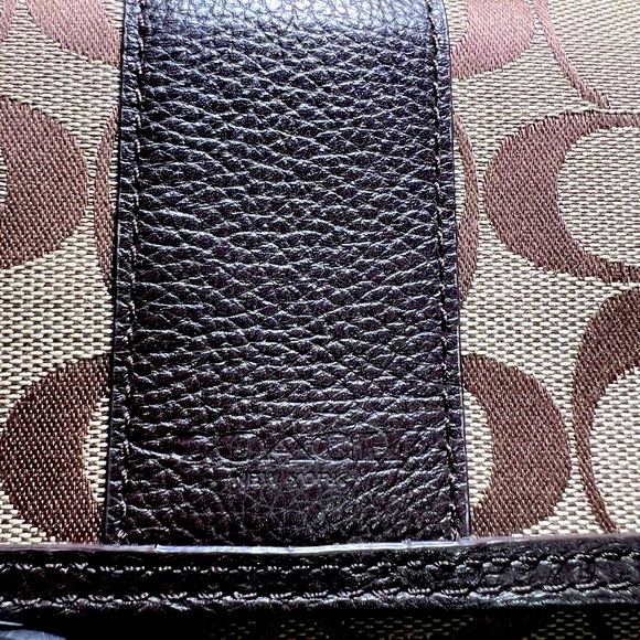 COACH Mono Wallet - Picture 11 of 12